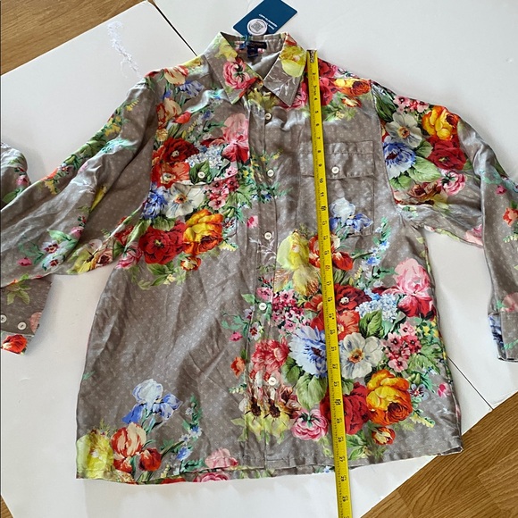 Louis Vuitton Floral Silk Short and blouse sets - Picture 8 of 17